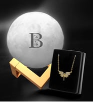 Kişiye Özel 3D Ay Şeklinde Dekoratif Gece Lambası (Standlı) & Melek Kolye