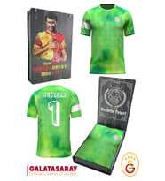 Galatasaray Orijinal Lisanslı Muslera Match Day Çocuk T-shirt Metin Oktay Baskılı Hediyelik Ahşap Kutulu (Yeşil)