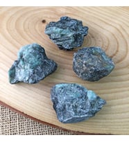 İşlenmemiş Doğal Ham Zümrüt Taşı ( 5 CM) - IMRKT00104 (Yeşil-Siyah)