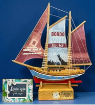 Kişiye Özel Saatli El Yapımı Doğal Ahşap Gemi Maketi Hediyesi Farklı Modeller (Model 1)