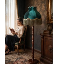 Hürrem Yeşili Kadife Başlık Doğal Ahşap Ayaklı Klasik Model Lambader Vintage 170x40cm