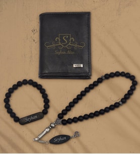 BK Gift Kişiye Özel İsimli Dikey Siyah Kartlık Cüzdan Tespih ve Bileklik Hediye Seti
