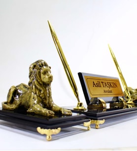 Kişiye Özel Tasarım Çift Aslan Gold Premium Cam Masaüstü Çift Kalemli İsimlik - Çift Aslan İsimlik Hediye Aslan