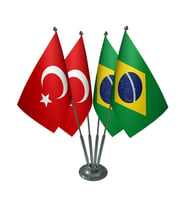 Masa Üstü Brezilya Bayrağı Türk Bayrağı Dörtlü Krom Direk Masa Bayrak Seti
