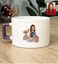 Kişiye Özel Karikatürlü Paris Aşığı Arkadaşa Hediye Lüks Fincan Doğum Günü Hediyesi