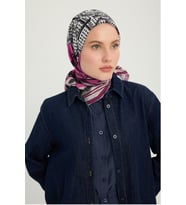 Schaless Süvarinin Arması - Somon - Vierra Desenli Viskon Eşarp - 90x90 Cm (Fuşya)