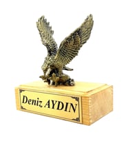 Kişiye Özel İsimli Tasarım Gold Kartal Heykeli - Doğal Ahşap Kaideli