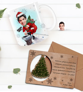 BK Gift Kişiye Özel Mutlu Yıllar Karikatürlü Kupa Bardak ve Retro Ahşap Yılbaşı Tebrik Kartı Hediye Seti-3 (Sarı)