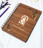 Kişiye Özel Kedi Desenli Ahşap Kapaklı Defter - Ajanda - İsme Özel - A5 60 Yaprak (120 SAYFA) Hediyelik (Gold)