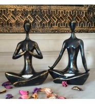Yoga Yapan Kızlar Dekoratif Obje Mumluk (Siyah-Gold)