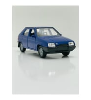 Welly 1:36 Skoda Favorit DieCast Çek Bırak Model Metal Araba