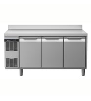 Electrolux Professional EK3H3AAA Endüstriyel Tezgah Tipi Soğutucu, 3 Kapılı, -2°c/+10°c, Aısı 304 (r290), Sırtlı ,714659