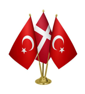 Masa Üstü Danimarka Bayrağı Türk Bayrağı Üçlü Pirinç Direk Masa Bayrak Seti