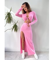 Pembe Uzun Kollu Göğüs Dekolteli Maksi Elbise