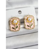 Pirinç Pembe Mineli Papatya Figürlü Sanatsal Portre Model Gold Renk Kadın Küpe - TJ-BKP10687