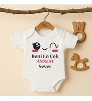 Pia Baby B48 %100 Pamuk Beni En Çok Annem Sever Yazılı Tasarlanabilir Bebek Body (Ekru)