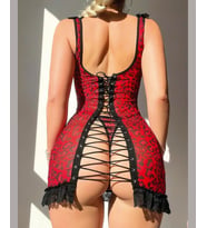 İntive Arkası Tamamen Açık Bağlamalı Leopar Desen Kırmızı/Siyah Tasarım Gecelik (STD)