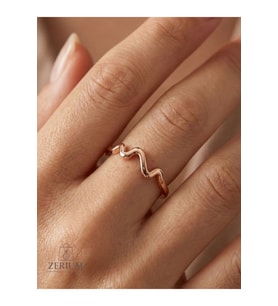 Zigzag Kalp Ritmi Rose Kadın Çelik Yüzük (Altın-Zümrüt)