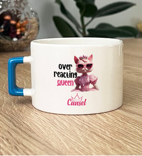 Kişiye Özel Over Reacting Queen Hediye Lüks Fincan Arkadaşa Hediye (Mavi)
