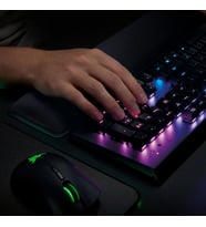 Wrist Rest - Bilek Desteği Ergonomik Suni Deri Klavye Bilek Desteği (Peluş Deri Yastık, Kaymaz Lastik Ayaklar, Tüm Tam Boyutlu Klavyelerle Uyumlu) Siyah