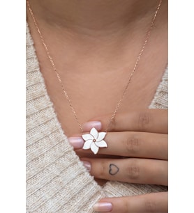 925 Ayar Gümüş Beyaz Mineli Rose Rüzgar Gülü Kolye