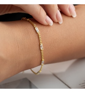 925 Ayar Gümüş Gold Baget Taş Detaylı Trend Şık Minimal Zincir Bileklik (Sarı)