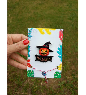 toptanbuldum Halloween Cadılar Bayramı Ahşap Rozet Marteniçka Bileklik Hediyeli -Çanta-Broş-Aksesuar (Çok Renkli)