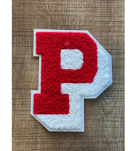 13X11 CM DOKUMA KIRMIZI BEYAZ P HARFİ APLİKE ARMA YAMA DİKİŞ AKSESUARI