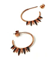 Oniks taşlı gümüş rose trend yarım halka küpe cap 2 cm