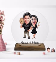 BK Gift Kişiye Özel Sevgililer Karikatürlü Yuvarlak Ahşap Standlı Biblo-18
