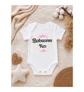 Babasının Kızı Baskılı Kız Bebek Zıbını – Taç ve Kalp Detaylı Sevimli Bebek Body