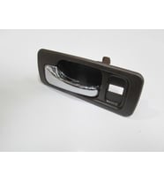 HONDA ACCORD- 90/93; ÖN KAPI İÇ AÇMA KOLU SOL KAHVERENGİ (ELCEĞİ NİKELAJLI) (HUSHAN)
