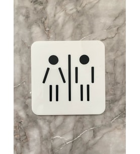 Parlak Beyaz Minimal WC Yönlendirme Levhası