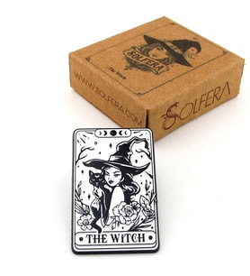 Tarot Kartı The Witch Cadı Siyah Beyaz Yaka Çanta Süsü Metal Rozet RX029