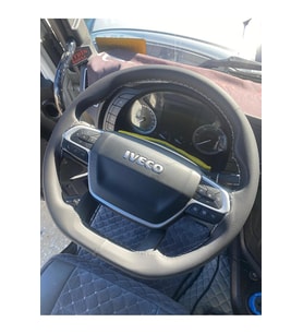 DİKİŞLİ DİREKSİYON KILIFI SİYAH DERİ GRİ DİKİŞLİ IVECO TIR KAMYON İÇİN