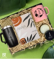 Kişiye Özel 280 ML Paslanmaz Çelik Bardak Termos & Co Notes Marka Çizgisiz Defter & Pembe Renk Galaxy Gezegenler ve Tüy Tasarımlı Kupa &  Siyah Metal Mum Hediye Seti - GDTK-909120
