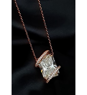 Sky Diamond taşlı gümüş rose kolye