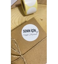 Senin için Sevgiyle Hazırlandı Yuvarlak Yapışkanlı Etiket 4x4cm 120 Adet