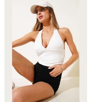 Intive V Yaka Çıkarılabilir Padli Boyundan Bağlamalı Croptop/Büstiyer (Beyaz)