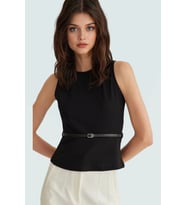 Yazlık Kolsuz Fitted Bluz Scuba Krep Kumaştan Rahat Modern Stil Profesyonel Görünüm (Siyah)