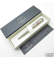 Parker Sanatsal Çizimli Tükenmez Kalem  Benzersiz üründür. Yalnızca bir adet bulunmaktadır (Karışık)