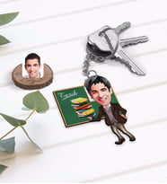 BK Gift Kişiye Özel Erkek Tarih Öğretmeni Karikatürlü Ahşap Anahtarlık-1 (Beyaz)