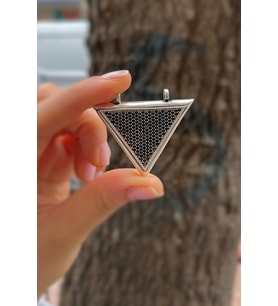Gümüş 4 cm x 4,5 cm siyah taşlı muskalık dua kabı