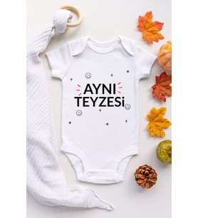 Unisex Bebek Beyaz Aynı Teyzesi Desenli Kısa Kol Body