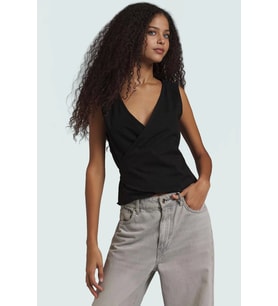 Vücuda Oturan Anvelop Bluz Likralı Penye Crop Casual Rahat Ve Şık Modern Stil Uzun Ömürlü (Siyah)