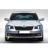 Skoda Superb 2 2014-2015 Ön Sağ Sis Farı Çerçevesi 3T0807682