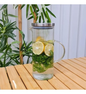 1500ml Metal Kapaklı Line Borosilikat Cam Yağlık & Sürahi – Şık, Dayanıklı ve Sağlıklı Saklama Çözümü (9cm x 23cm)