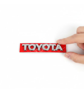 TOYOTA YARIS BAGAJ KAPAK AMBLEMİ 2001-2003 75446-0D010-ORJ