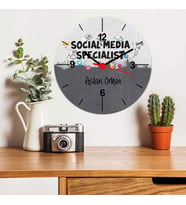 Social Media Specialist Duvar Saati
