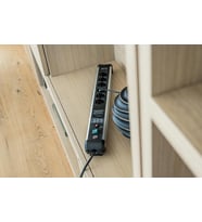 Brennenstuhl Premium-Protect-Line USB-C ve USB Girişli 60.000 A. Akım Korumalı 3M. Kablolu 6 Soketli Priz (Gri)